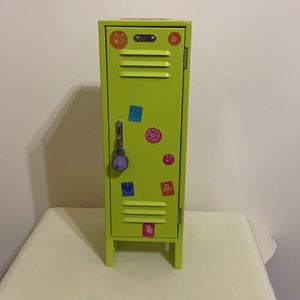 American Girl School Locker Set with Lock and Accessories RETIRED